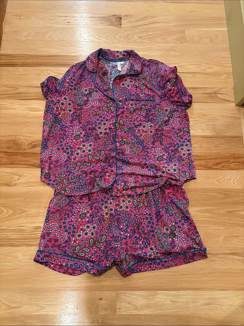 Floral Paisley Short-Sleeve Pink Pajama Set with Contrast Piping